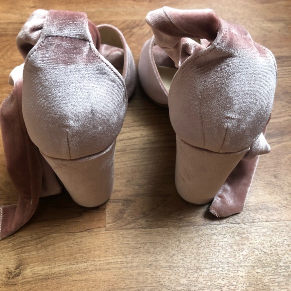 Catherine Catherine Malandrino Velvet Chunky Heels - Picture 7 of 8